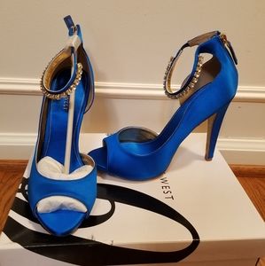 Nine West heals
